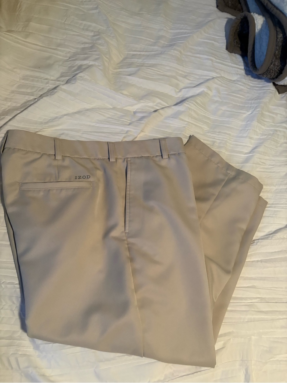 Izod Men’s Golf Pants in Light Tan